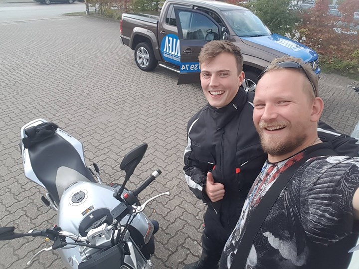 Glücklich in 4 Tagen.. Das Gesicht sagt alles …